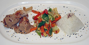Sate - Hähnchbrustspieße mit Erdnuss-Sauce Sate - Hähnchbrustspieße mit Erdnuss-Sauce