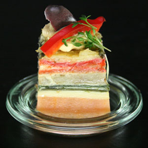 Gemüse-Frittata mit Humus und Oliven Gemüse-Frittata mit Humus und Oliven